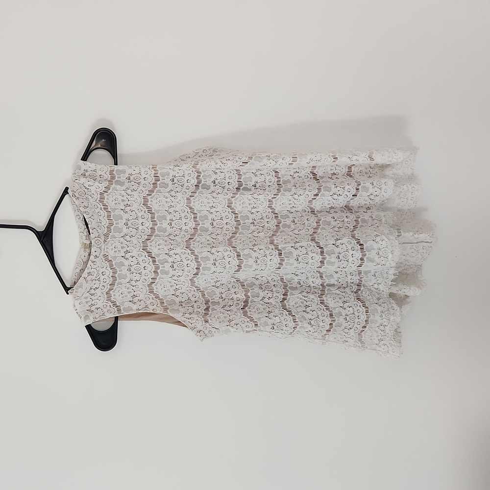 Rose and olive white lace sleeveless blouse